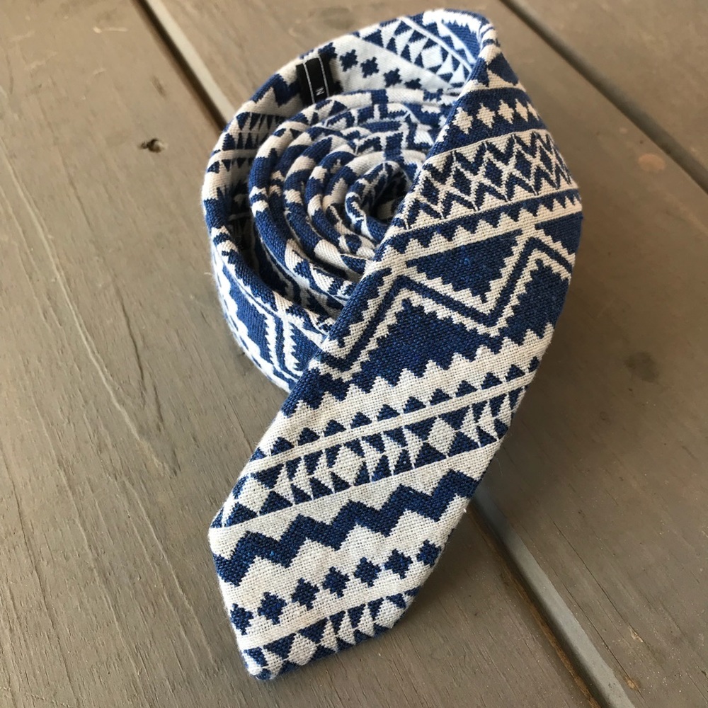 F 21 Men's Blue Southwestern-patterned Skinny Tie