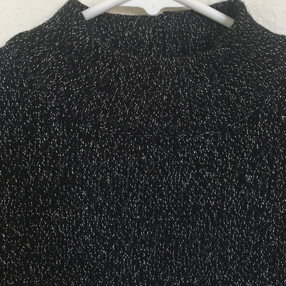 Black & Silver Sweater Crop Top from F21 - Picture 4 of 6