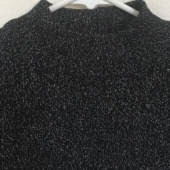 Black & Silver Sweater Crop Top from F21 - Picture 4 of 6