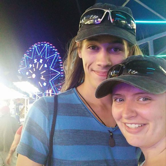 Meet your Posher, Robin - Picture 1 of 1