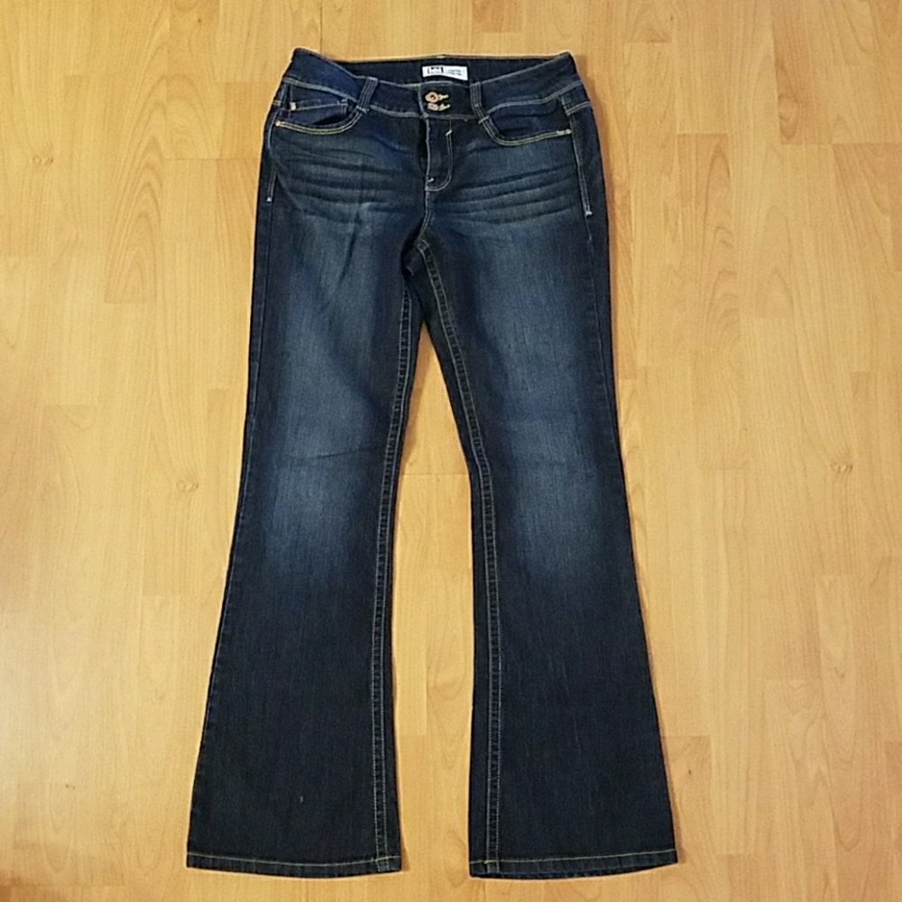 L.E.I Sophia Hipster flare jeans size 9