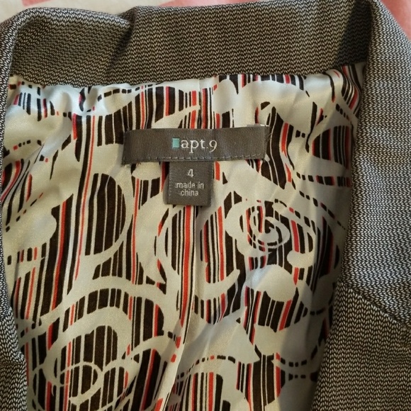 Suit Set - Picture 2 of 4