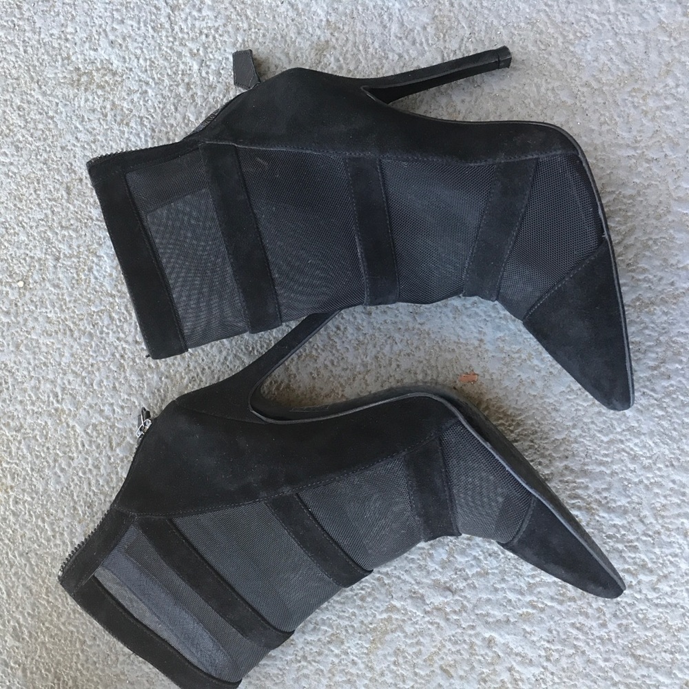 The mode collective Heels