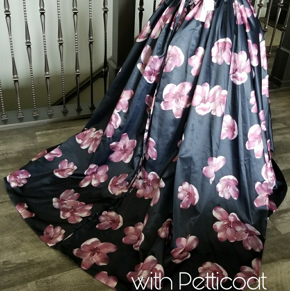 💕Host Pick Plus Size Formal Floral Gown - Picture 5 of 6