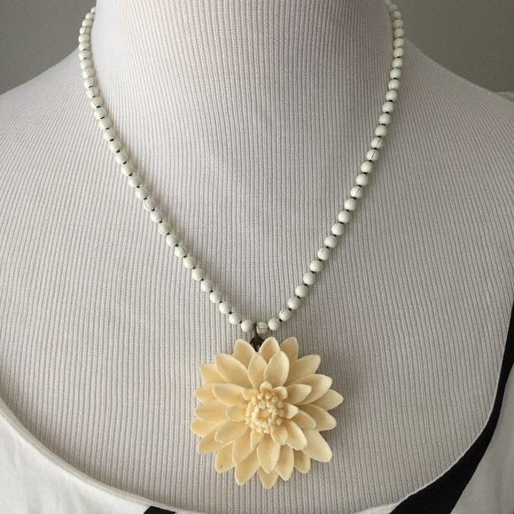 handmade Jewelry - NWOT dahlia necklace