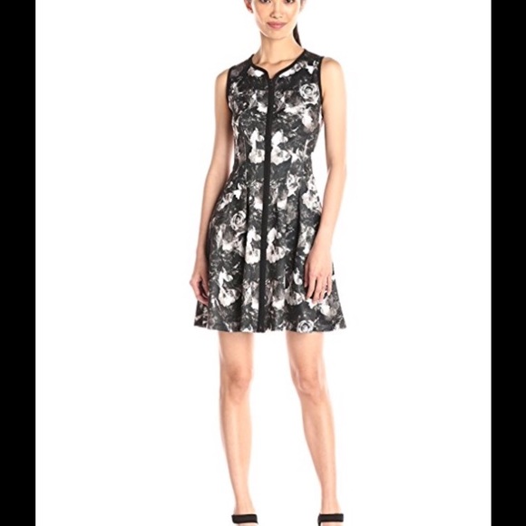 Betsey Johnson Dresses & Skirts - Betsy Johnson floral dress SPECIAL OFFER 🎃