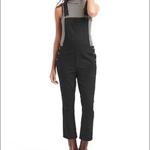NWOT Black cropped overalls