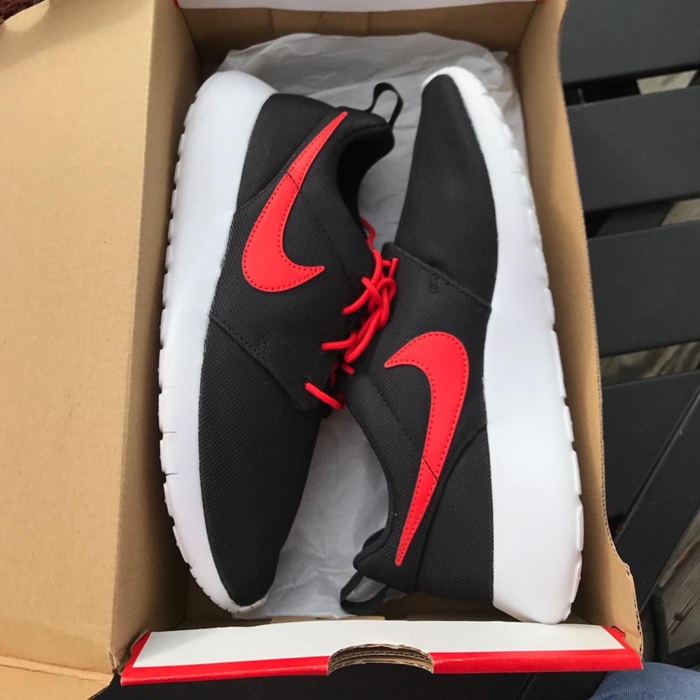 Nike roshe runs