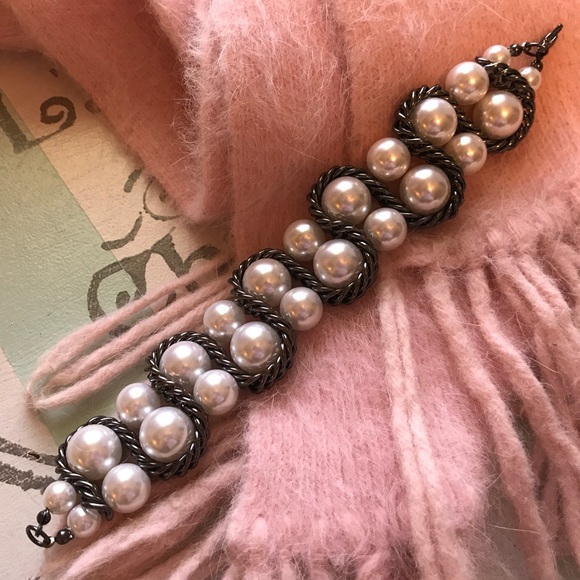 Unbranded Jewelry - Chunky Faux Peal & Pewter Chain Bracelet