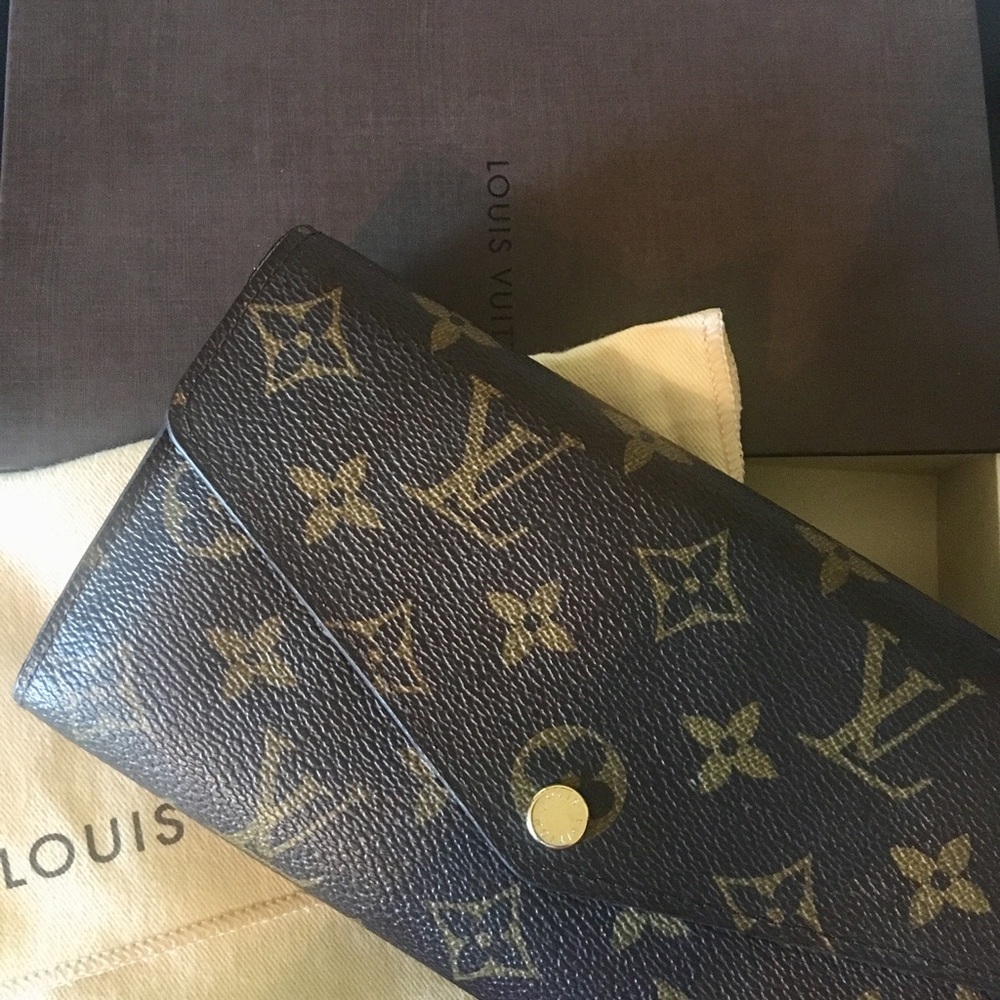 ✨SOLD✨Authentic Louis Vuitton wallet