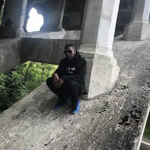 Meet your Posher, Theo