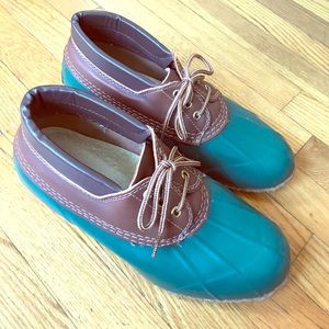 Duck boots winter shoes, waterproof leather.