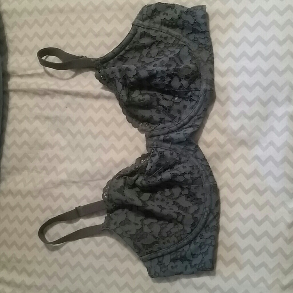 Victorias Secret body by Victoria unlined demi bra