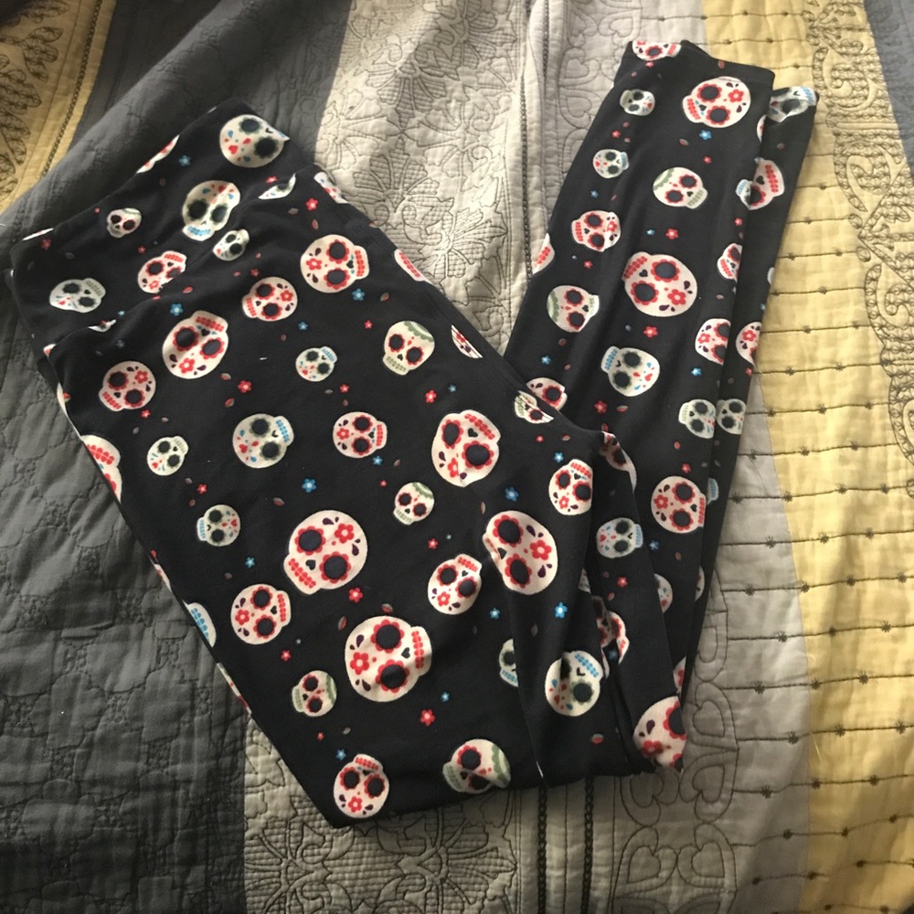 Lularoe sugar skull leggings tc