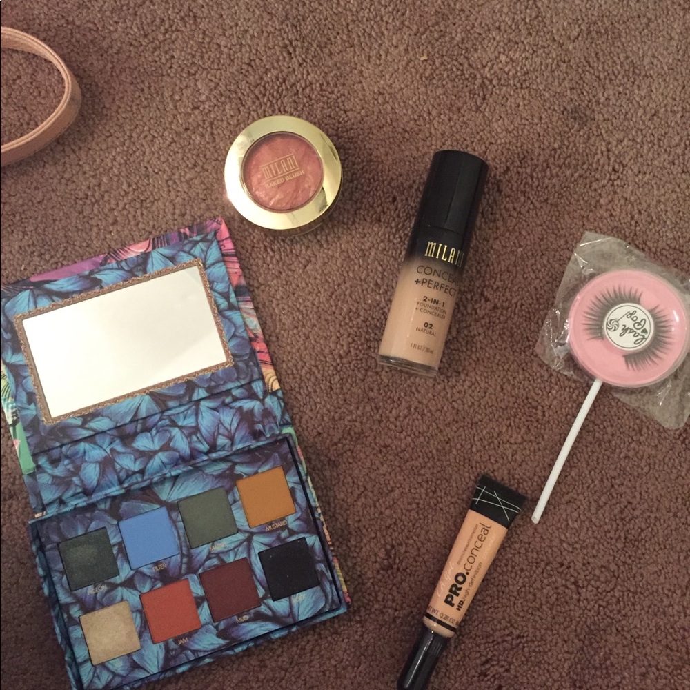 Makeup bundle