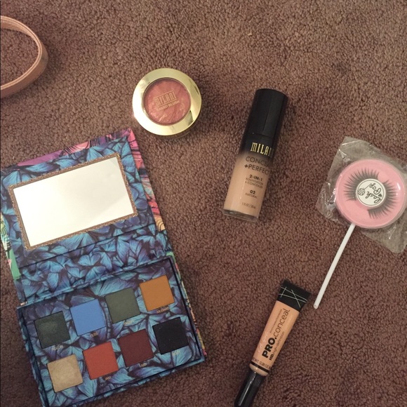 Makeup bundle - Picture 1 of 1
