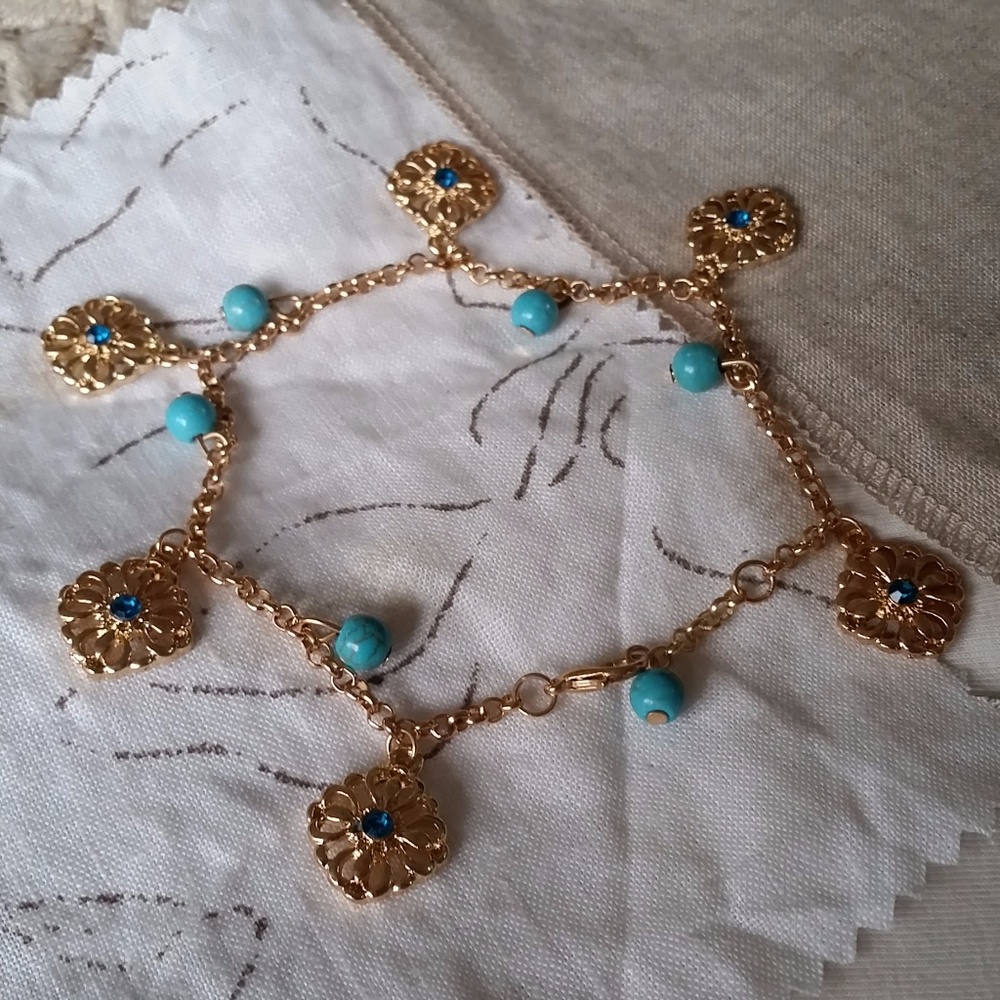 Gold Flower Charm Anklet