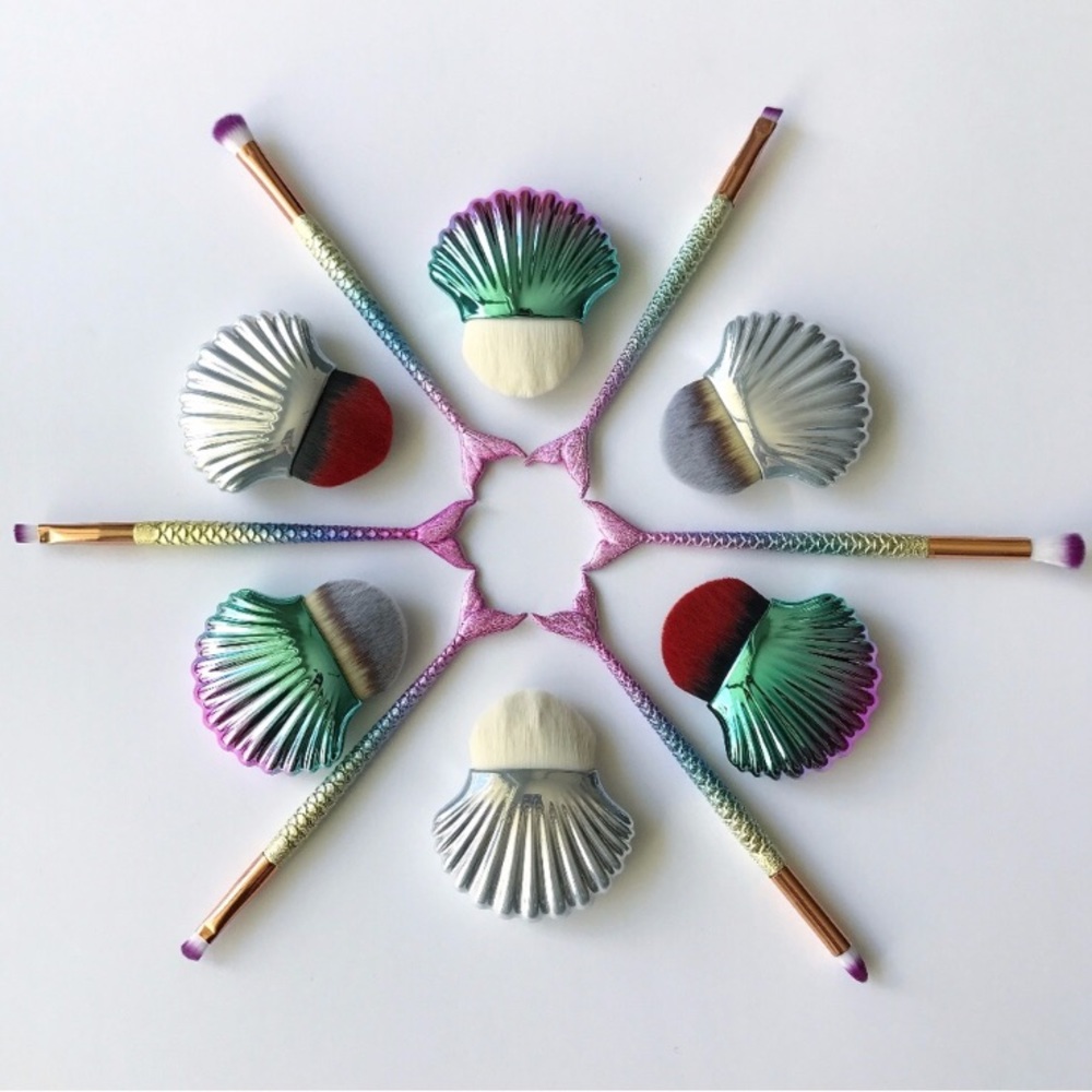 6 Piece Mermaid Fishtail Brush Set - Picture 3 of 3