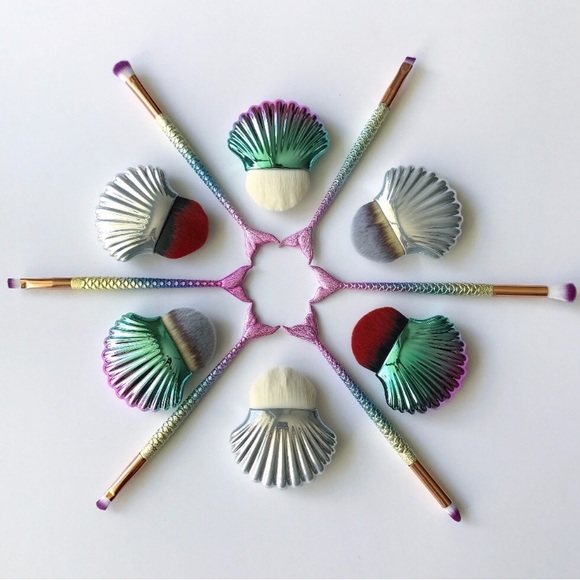 6 Piece Mermaid Fishtail Brush Set - Picture 3 of 3