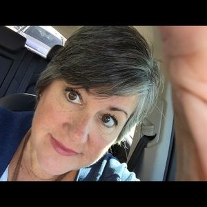 Meet your Posher, Debra