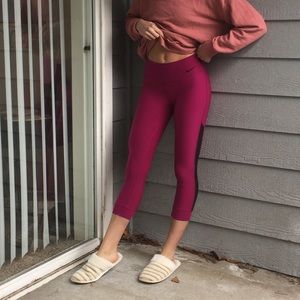 Nike Mesh Side Panel Capri