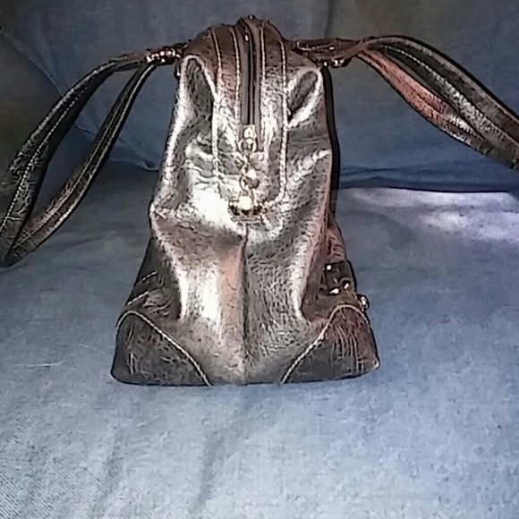 Kathy Van Zeeland Silver Handbag! - Picture 2 of 5
