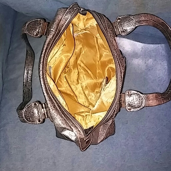 Kathy Van Zeeland Silver Handbag! - Picture 5 of 5