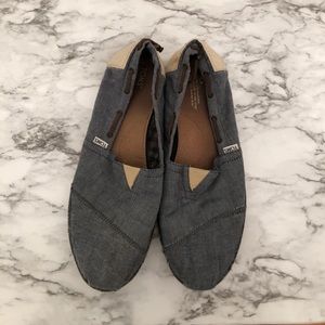 Toms