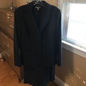 Classic NEW Ann Taylor suit, 10P jacket/ 12P skirt