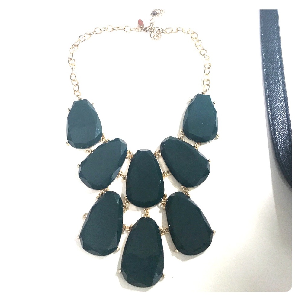 Beautiful green and gold necklace!