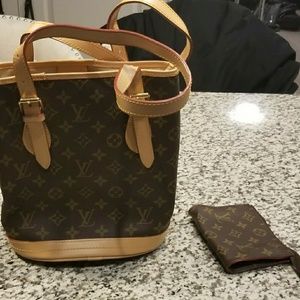 Louis Vuitton Monogram Bucket Bag With Pouch