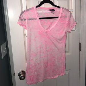 Women’s pink v-neck T-shirt
