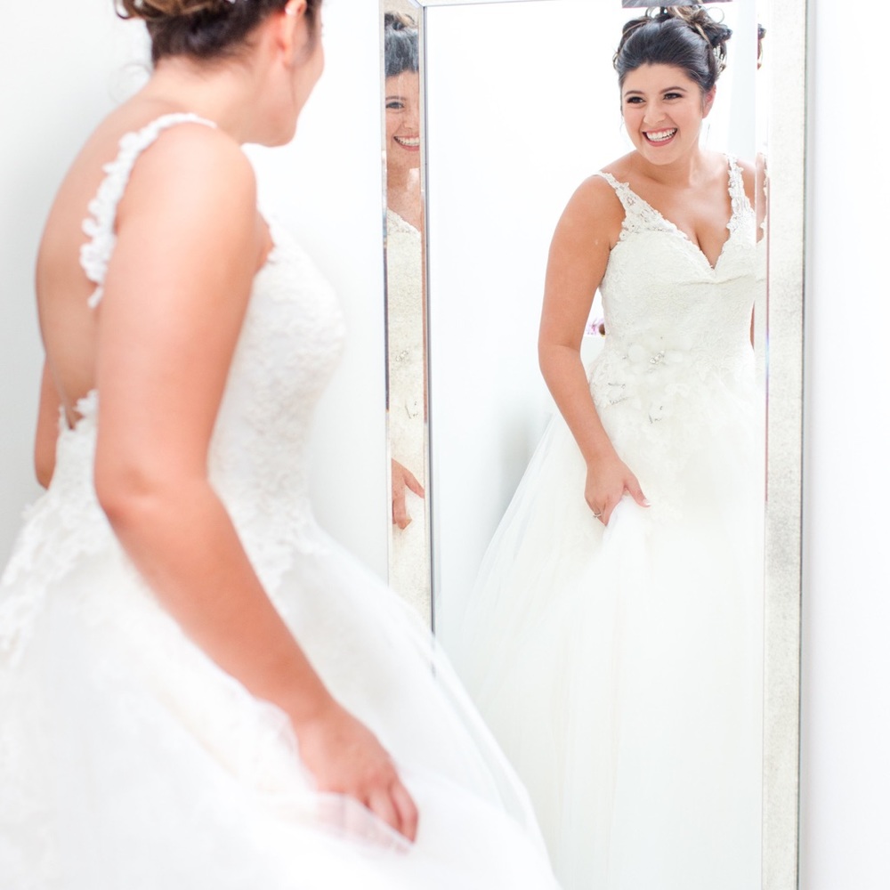 Alvina Valenta Ivory Wedding Dress - Picture 5 of 8