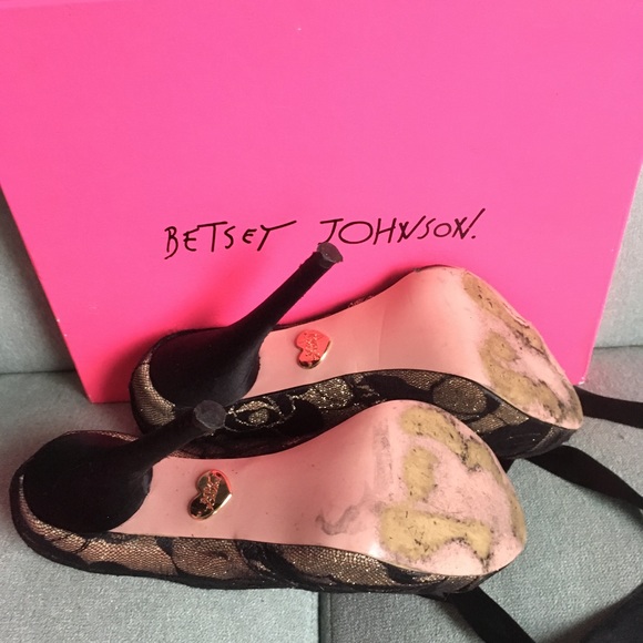 Betsey Johnson Graciey Booties 6.5 - Picture 4 of 5