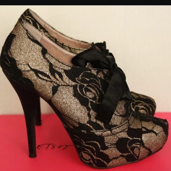 Betsey Johnson Graciey Booties 6.5 - Picture 5 of 5