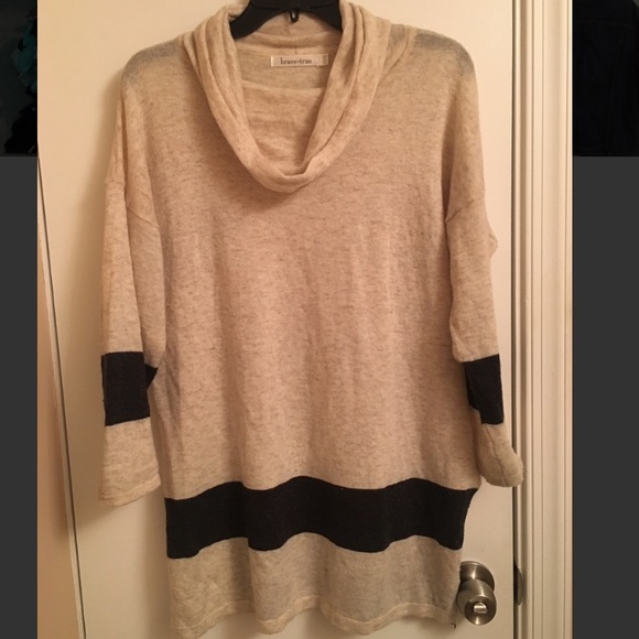 The perfect fall sweater! - Picture 1 of 2