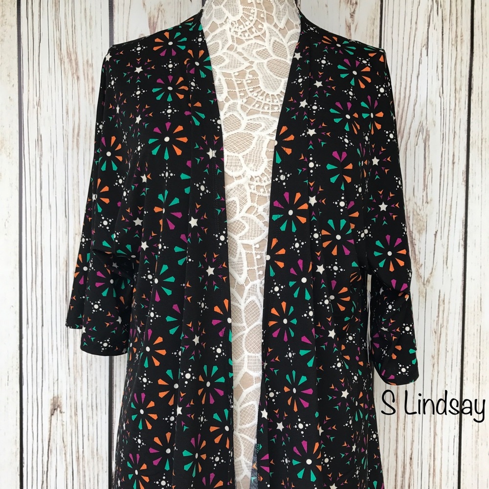 LulaRoe Small Lindsay! Slinky material~💕💕💕