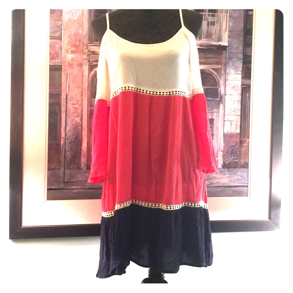 Umgee shirt with crochet details