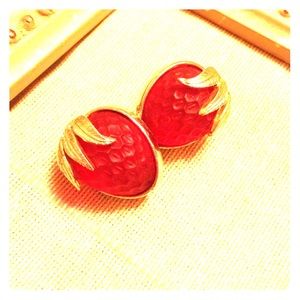 Vintage Sarah Coventry strawberry clip on earrings