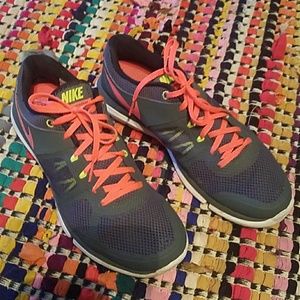 NIKE WOMENS FLEX 2014 RUN GRAY SIZE 10