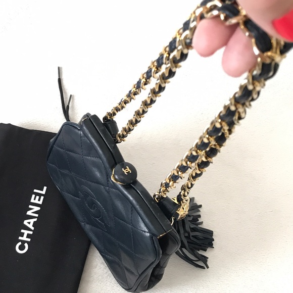 SOLD Chanel Vintage Dark Navy Lambskin CC Purse - Picture 3 of 8