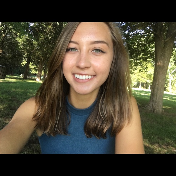 Meet your Posher, Angela - Picture 1 of 1