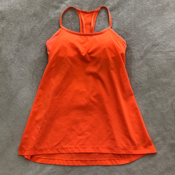 lululemon athletica Tops - Lululemon Tank with built-in Bra (size 6)