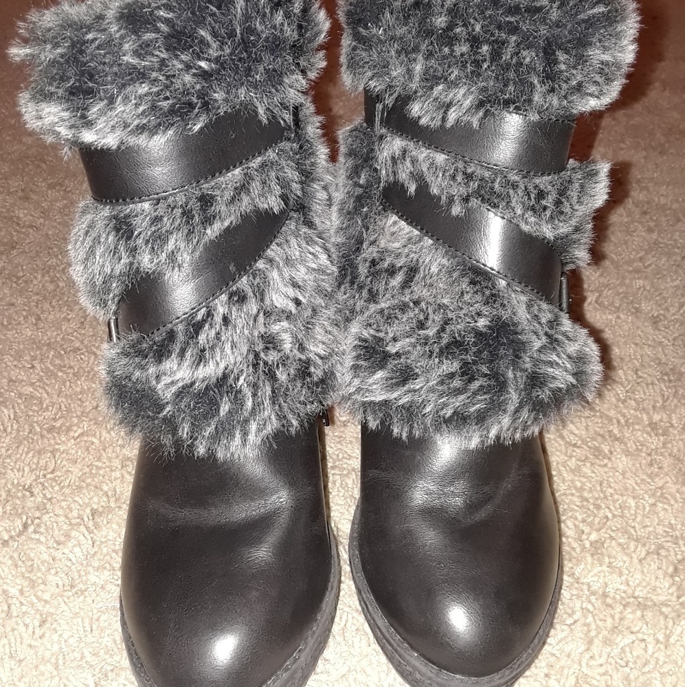Fur wedge boots