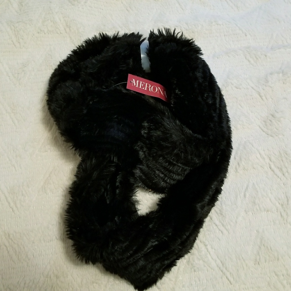 Black faux fur infinity scarf