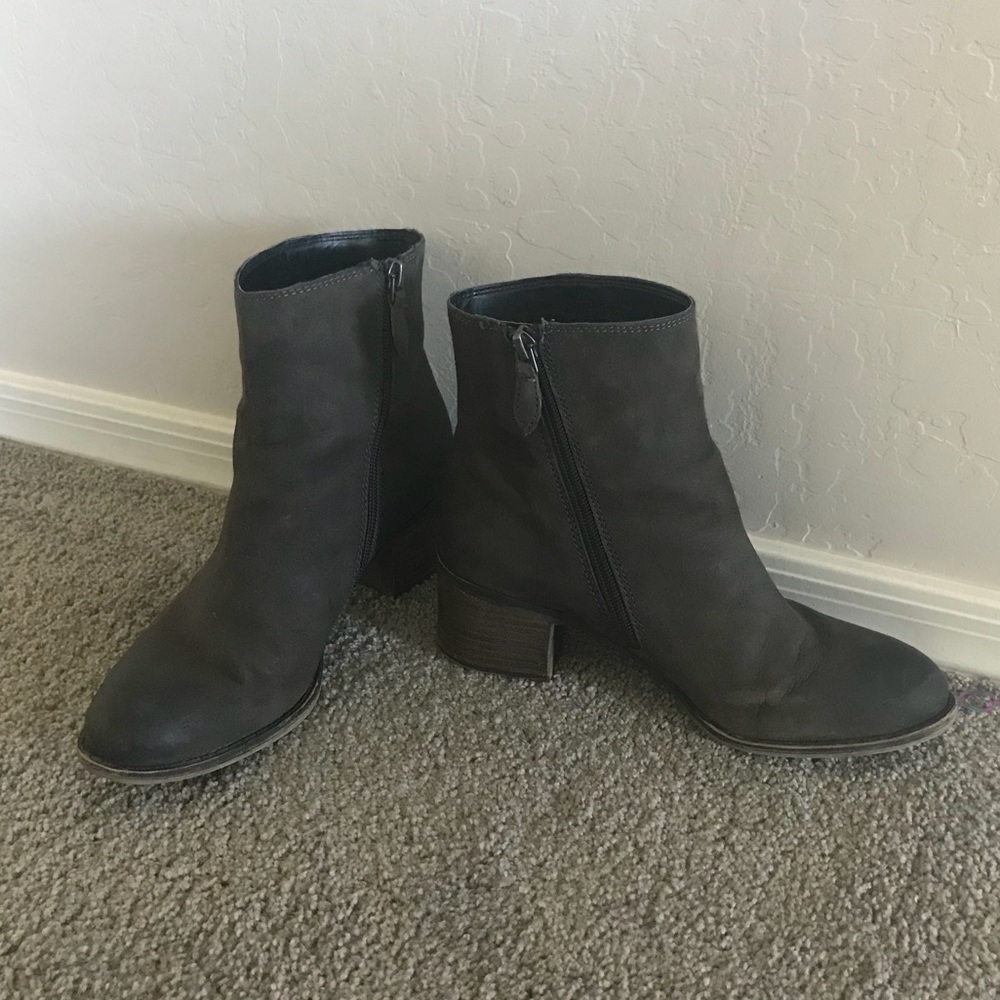 Franco Sarto Marlene leather ankle boots size 7.5