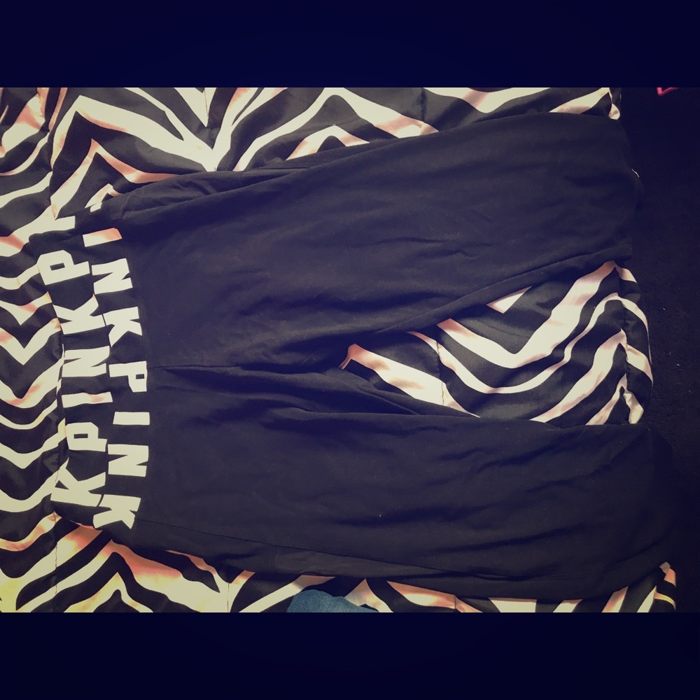 Skinny leggings. Super comfy and never worn!