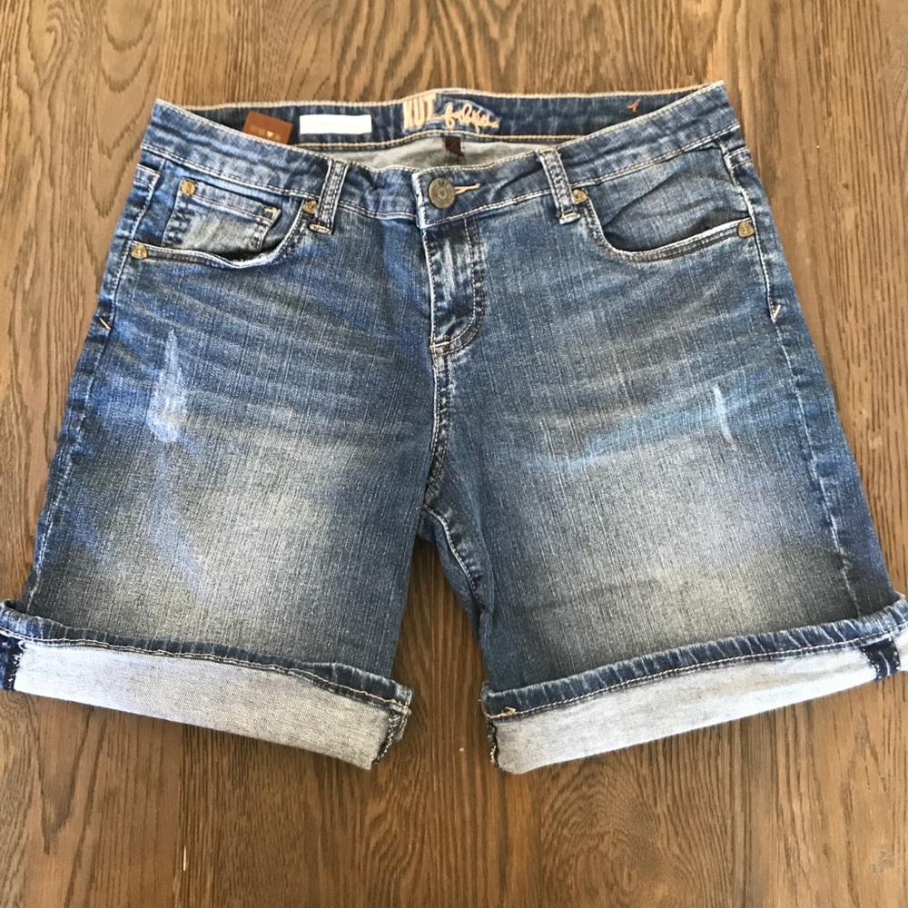 KUT boyfriend shorts size 8