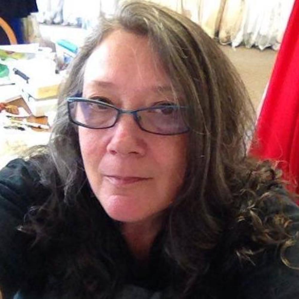 Meet your Posher, Claudia