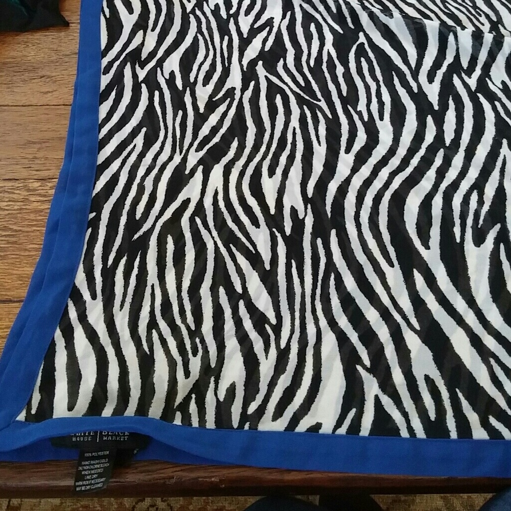 SOLD!!!  White House Black Market scarf - Picture 4 of 4